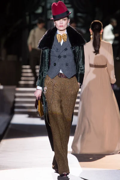 Look 13